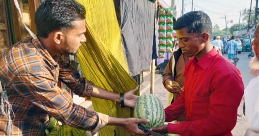 মৌলভীবাজারে তাপদাহে তরমুজের বাজার তুঙ্গে