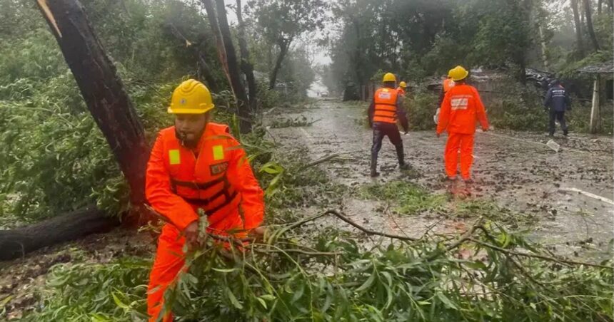 মোখার তাণ্ডবে লণ্ডভণ্ড রাখাইন রাজ্যে ৬ জনের প্রাণহানি