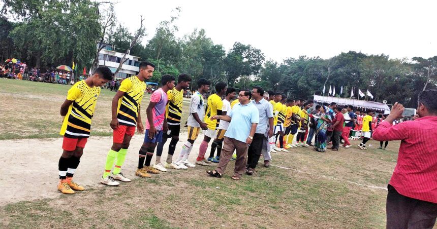 রাণীশংকৈলে বঙ্গবন্ধু-বঙ্গমাতা গোল্ডকাপ ফুটবল টুর্নামেন্টের চুড়ান্ত খেলা অনুষ্ঠিত