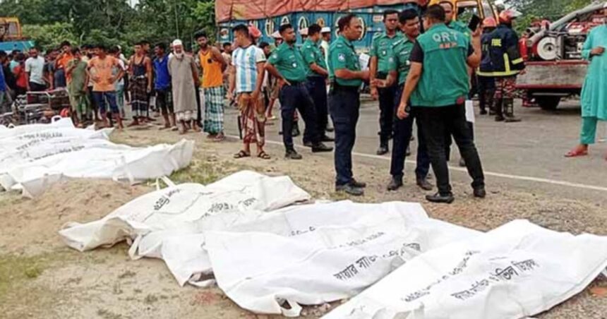 সিলেটে ট্রাক-পিকআপভ্যান সংঘর্ষে ১৫ জন নিহত