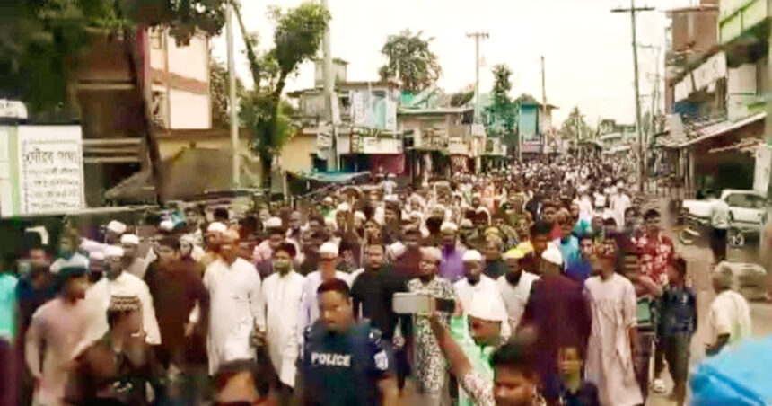 সুইডেনে কোরআন পোড়ানোর প্রতিবাদে রাণীশংকৈলে বিক্ষোভ ও প্রতিবাদ সমাবেশ