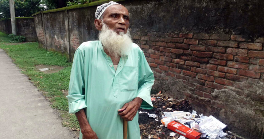 ছেলেকে জমি লিখে না দেওয়ায় বাবাকে বাড়ি থেকে বের করে দেয়ার অভিযোগ