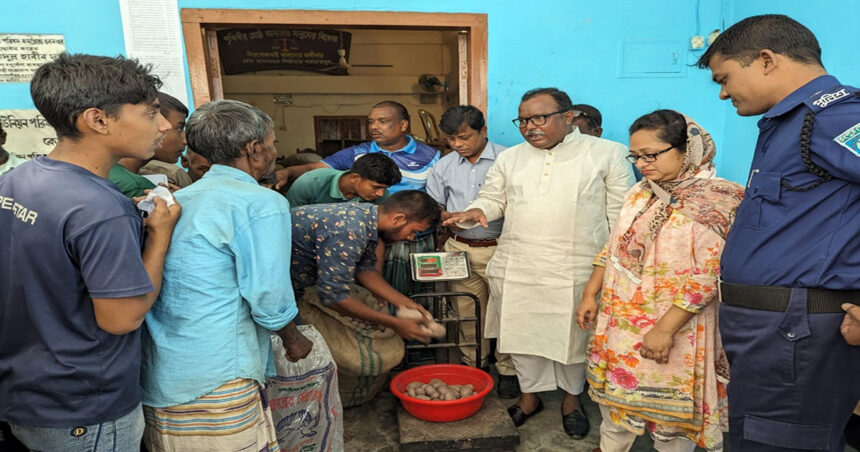 গঙ্গাচড়ায় দ্রব্যমূল্যের উর্ধ্বগতি ঠেকাতে ইউএনও 'র ব্যাতিক্রম উদ্যোগ