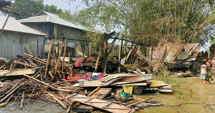 ফুলবাড়ীতে বিধবা ও তার ছেলের ৩টি বসত ঘর পুড়ে ছাঁই