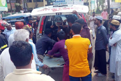 মোটরসাইকেলের ধাক্কায় এক নারী নিহত, আহত-২