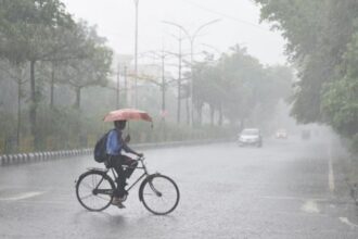 শুক্রবার সারাদেশে ভারী বৃষ্টির সম্ভাবনা