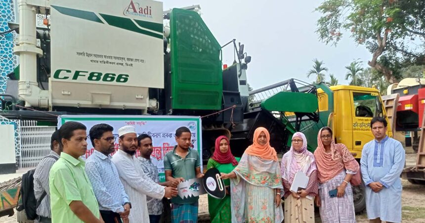 ফুলবাড়ীতে কৃষকদের মাঝে কৃষি যন্ত্র বিতরণ