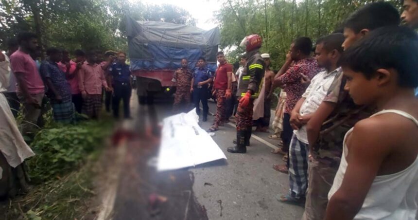 বাবার বাড়ি যাওয়ার পথিমধ্যে ঘাতক ট্রাক কেড়ে নিলো বৃদ্ধার প্রাণ