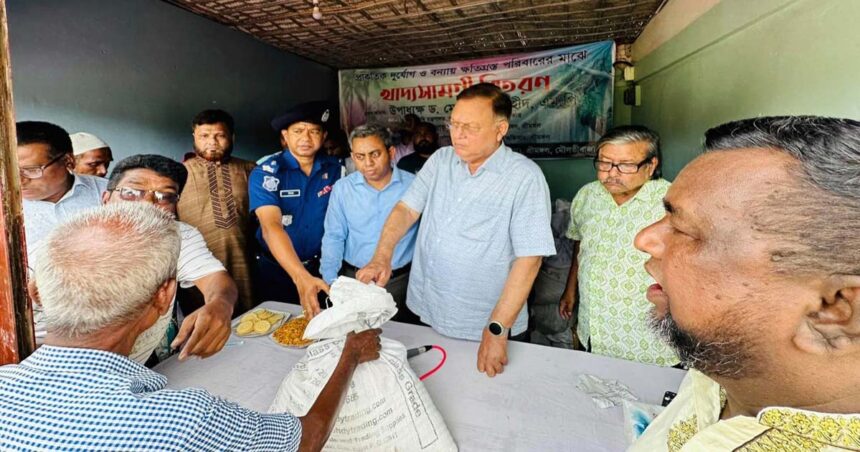 শ্রীমঙ্গলে কৃষি মন্ত্রীর বন্যায় প্লাবিত এলাকার মানুষের মাঝে খাদ্য বিতরণ