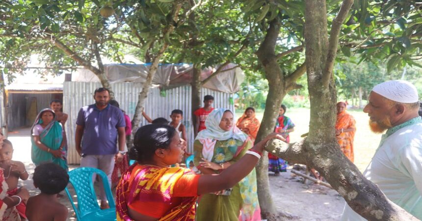 শাজাহানপুরে অসহায় রঞ্জিতা’র পরিবারের পাশে ইউএনও