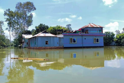 সিরাজগঞ্জে বন্যায় ৭৮ শিক্ষা প্রতিষ্ঠান বন্ধ: ৮৩ হাজার মানুষ পানিবন্দি