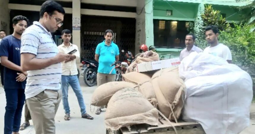 ডোমারে চাল-কম্বল ও বীজ উদ্ধার, ৫ ইউপি চেয়ারম্যানের কার্যালয়ে তালা