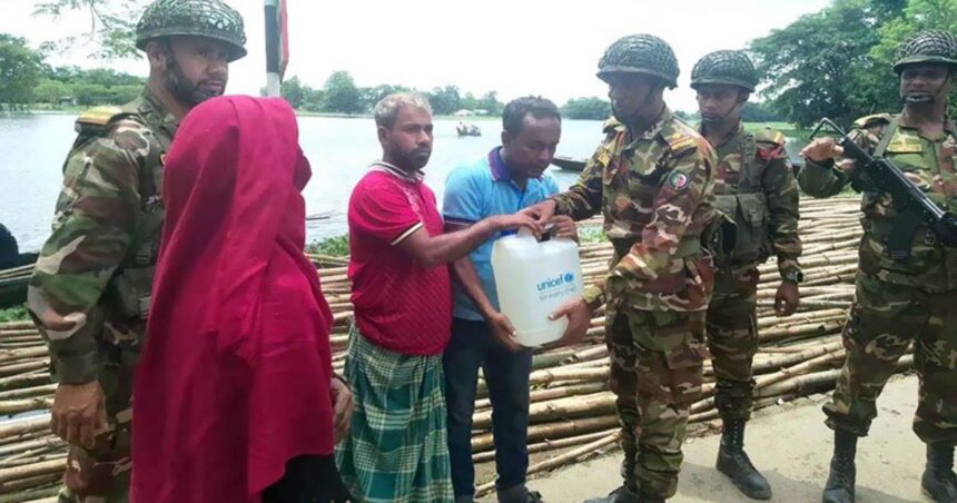 বড়লেখায় বন্যার্তদের মাঝে বিশুদ্ধ পানি সরবরাহ