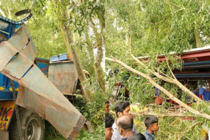 গোপালগঞ্জে বাস-ট্রাক সংঘর্ষে নিহত ৬ ও আহত ২৫