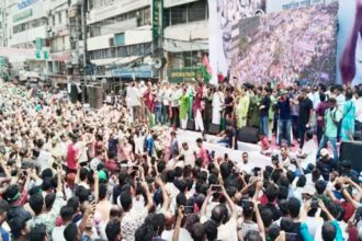 নয়াপল্টনে বিএনপির সমাবেশে নেতাকর্মীদের ঢল