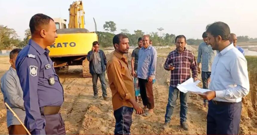 অবৈধভাবে মনু নদীর তীরে মাটি কাটার দায়ে লাখ টাকা জরিমানা